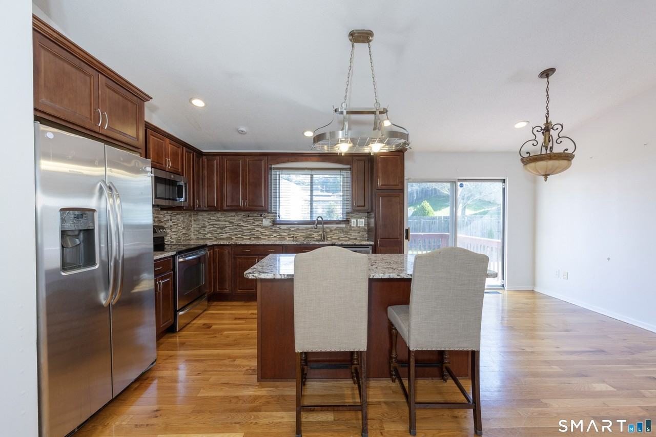351 Bradley St - Photo 6 of 22