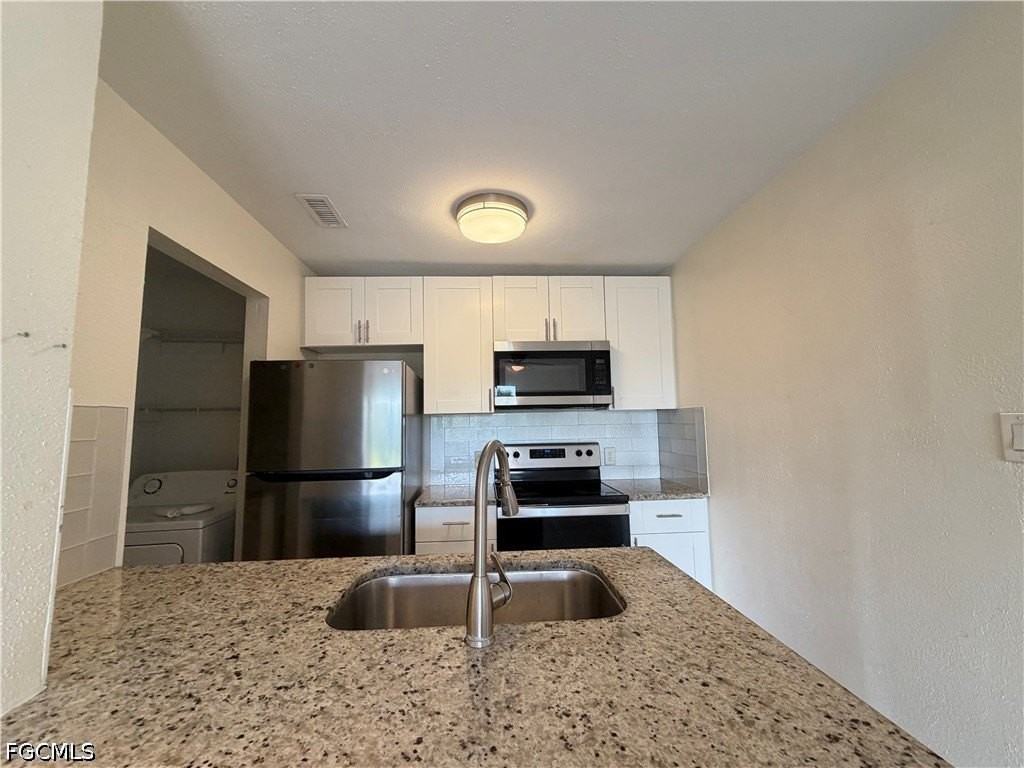 2929 Winkler Ave #1020 - Photo 3 of 10