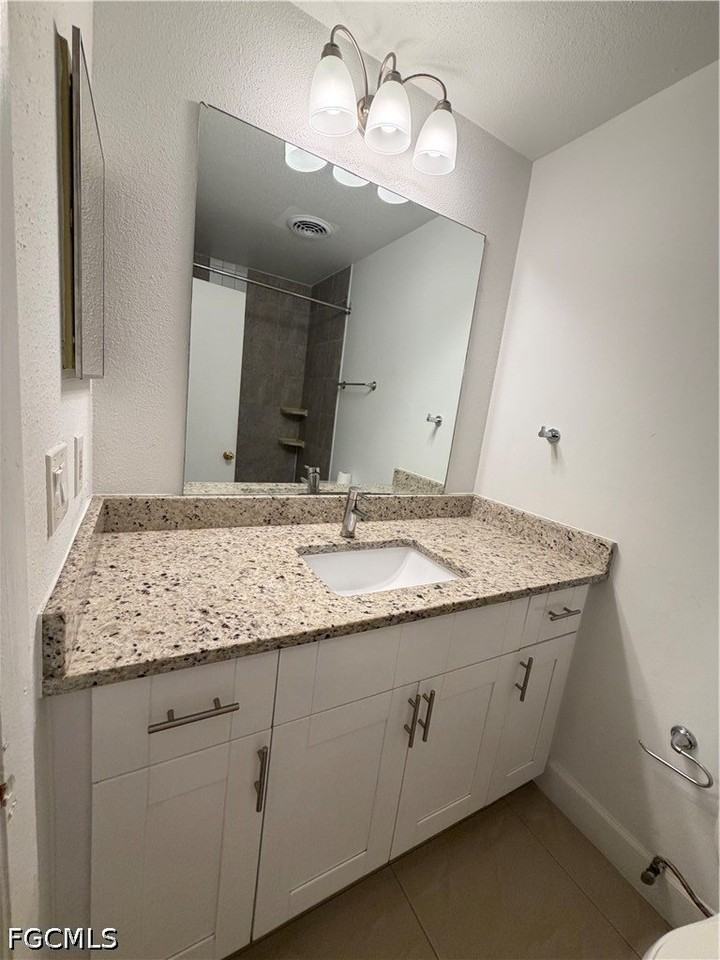2929 Winkler Ave #1020 - Photo 7 of 10