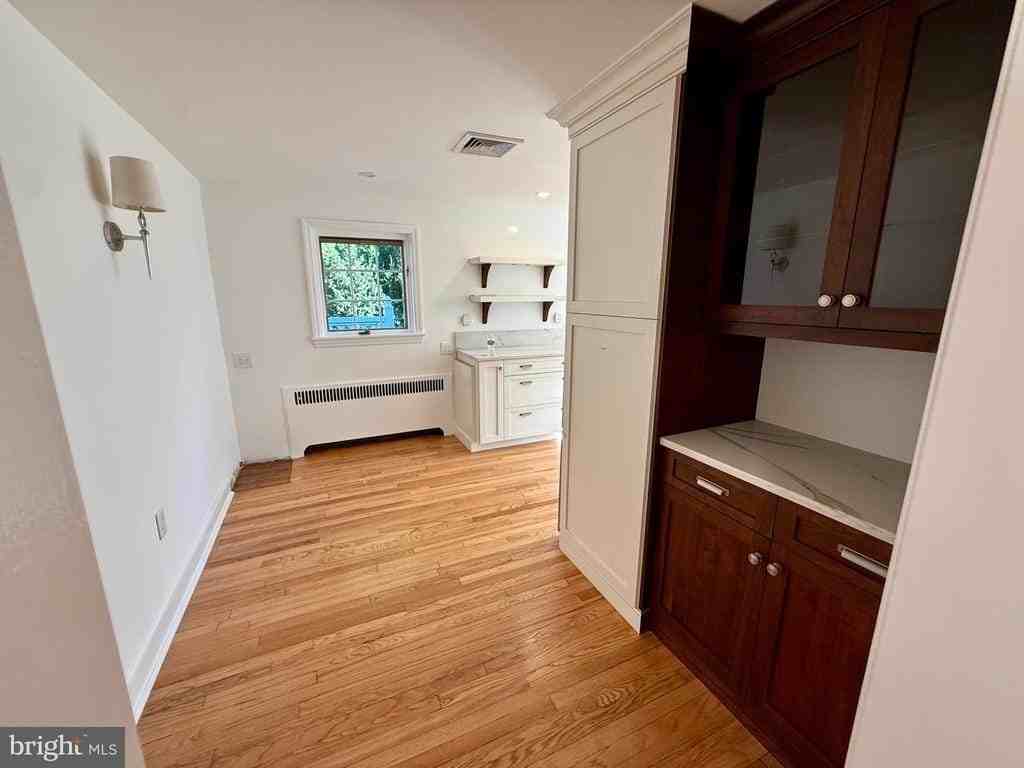 7 Hopeton Ln - Photo 3 of 9