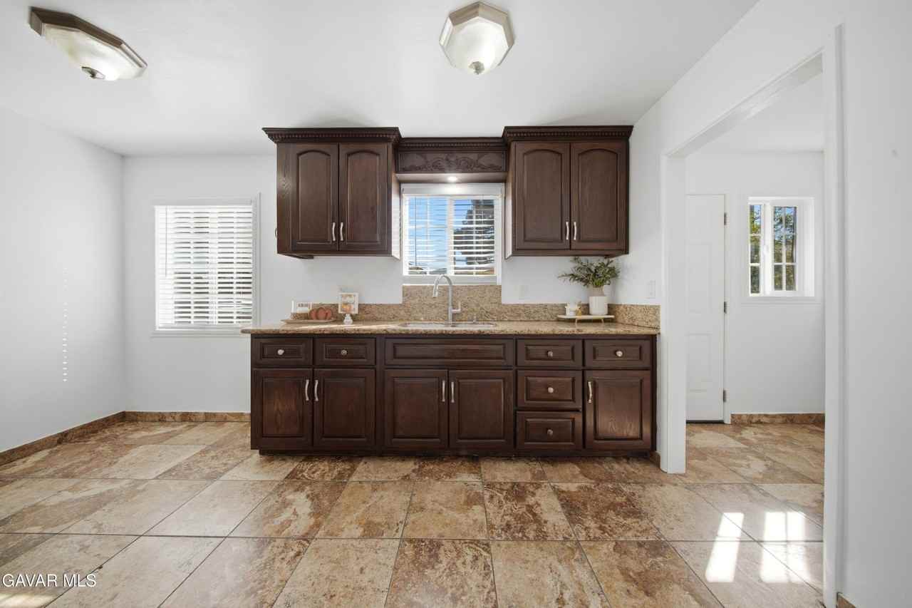 38808 Carolside Ave - Photo 3 of 20