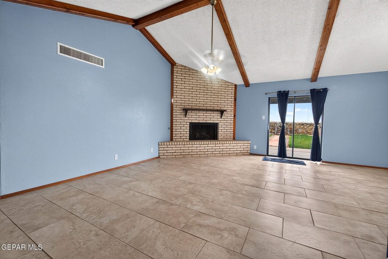 3789 Breckenridge Dr - Photo 3 of 25
