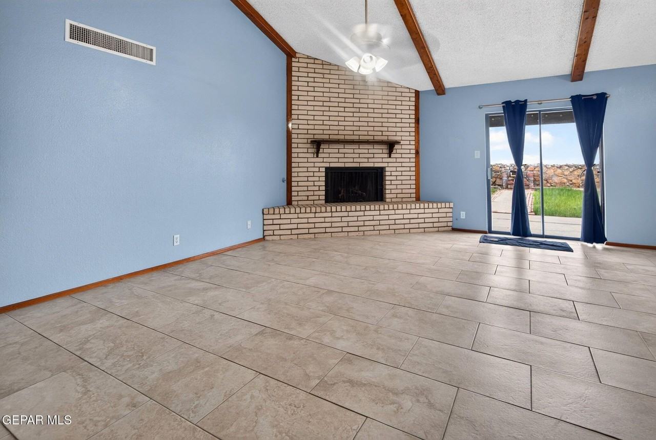 3789 Breckenridge Dr - Photo 4 of 25