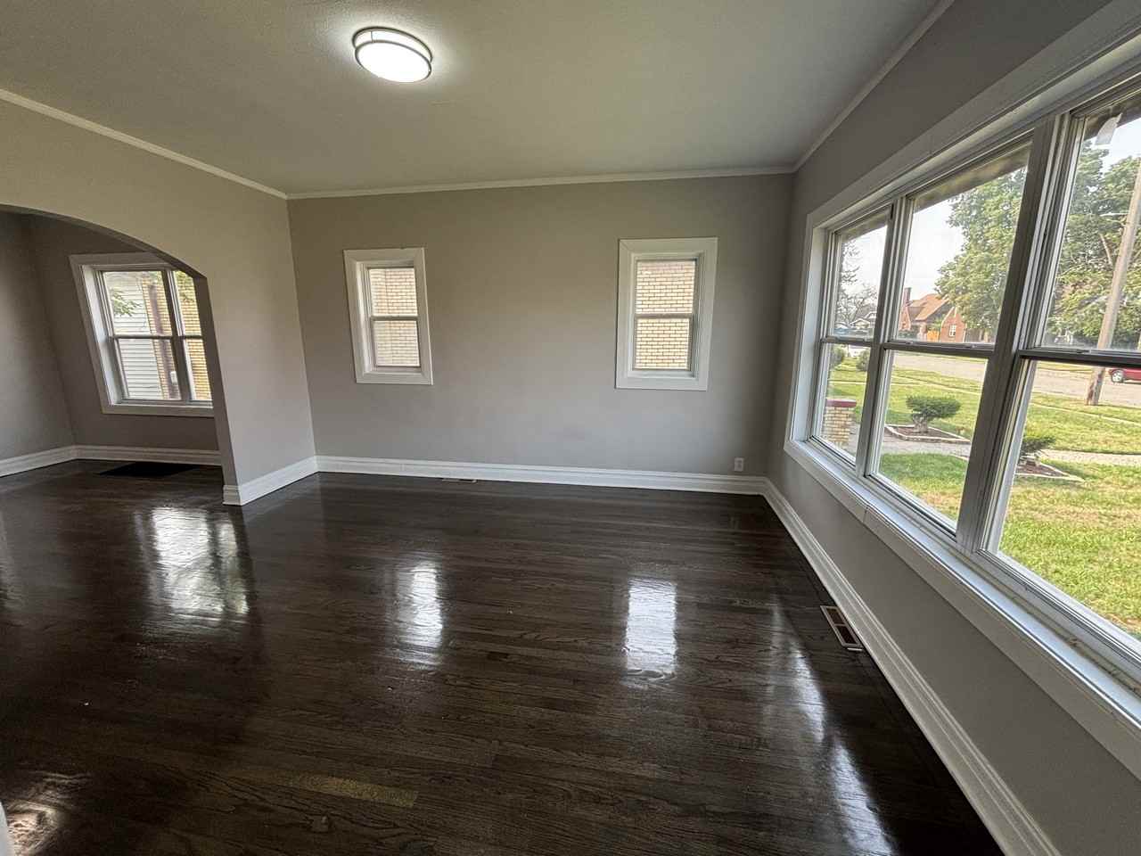 321 Roosevelt St #1 - Photo 2 of 20