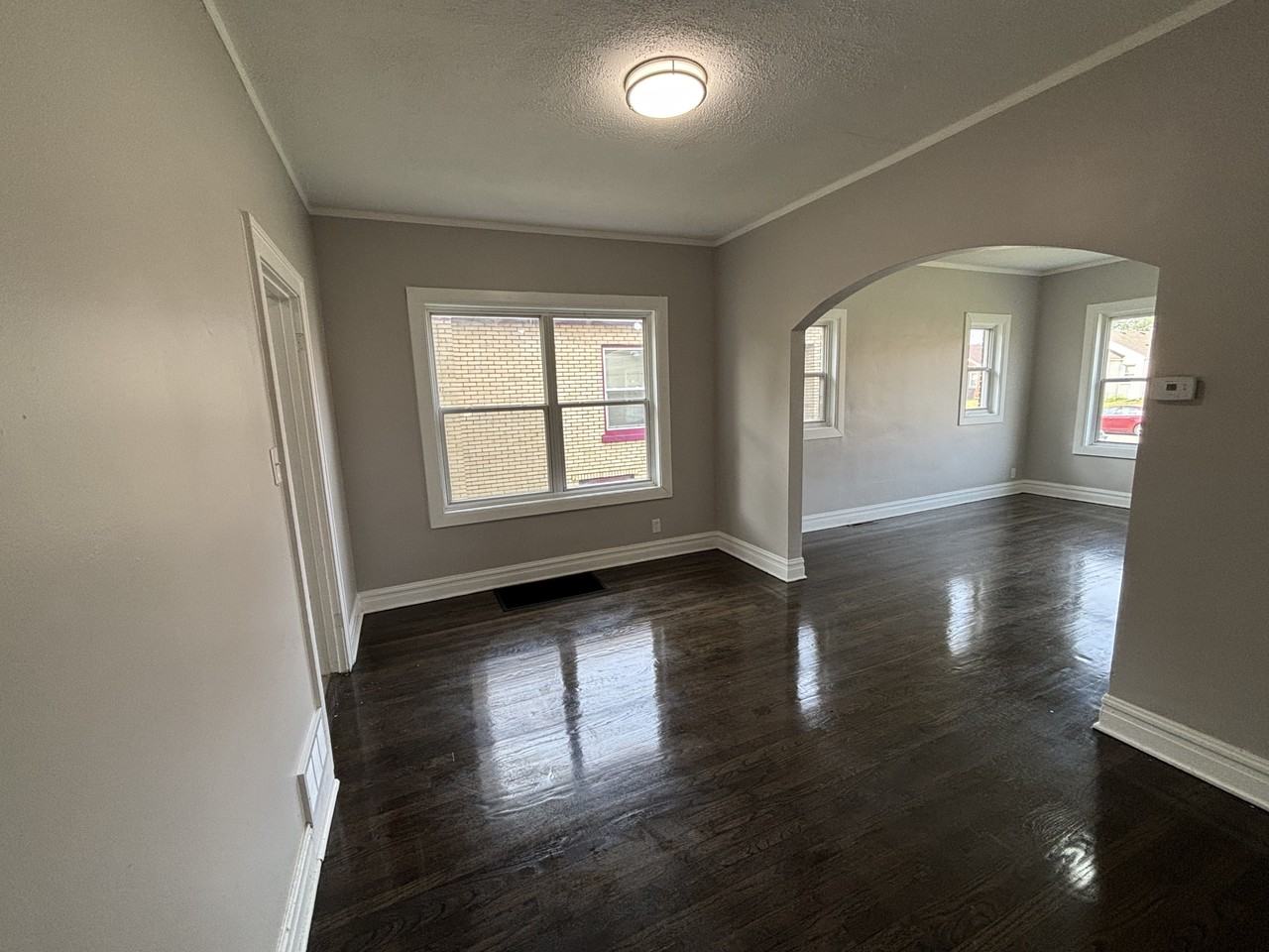 321 Roosevelt St #1 - Photo 3 of 20