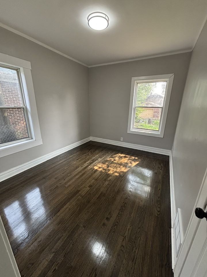 321 Roosevelt St #1 - Photo 5 of 20