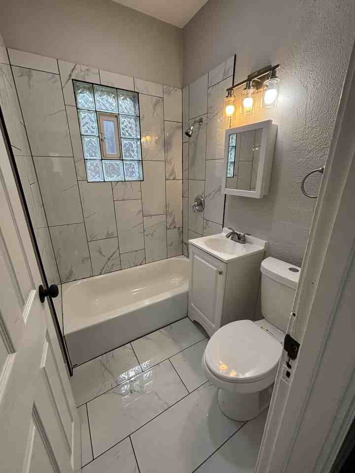 321 Roosevelt St #1 - Photo 6 of 20