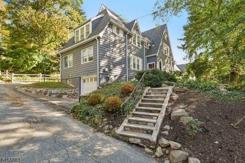 147 Glen Ave - Photo 2 of 37