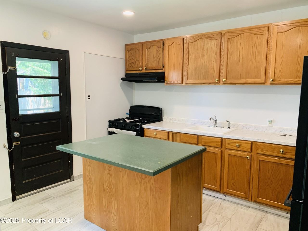 166 Academy St - Photo 4 of 12