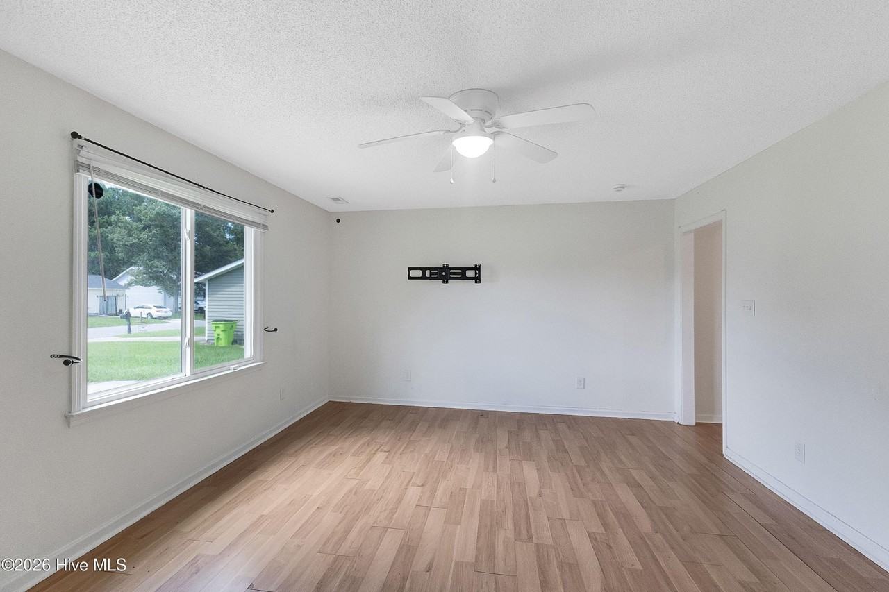 109 Milestone Ct - Photo 3 of 24