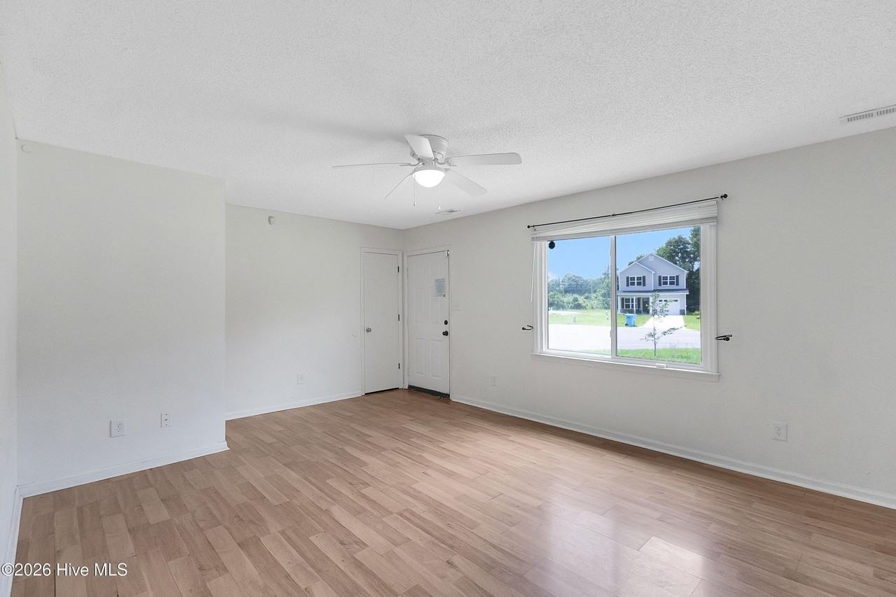 109 Milestone Ct - Photo 4 of 24