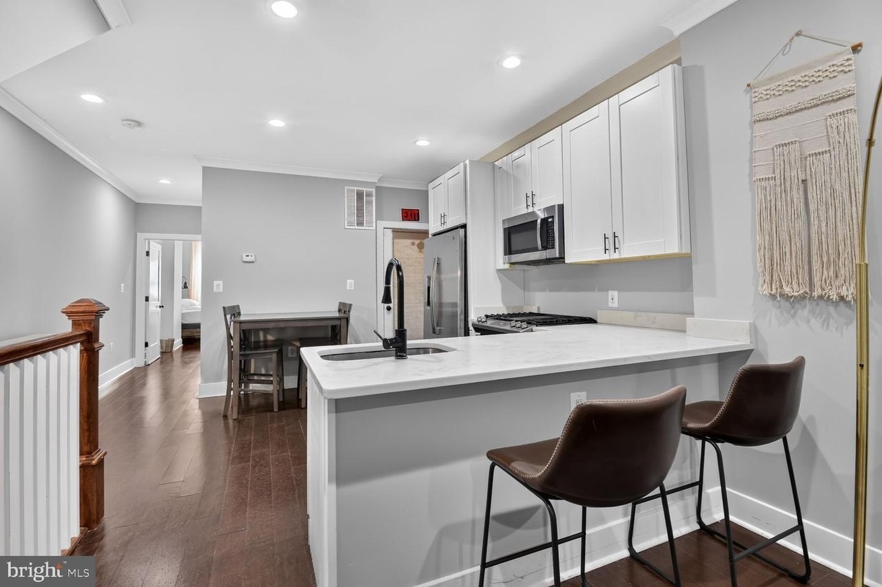 608 Irving St Nw - Photo 5 of 36