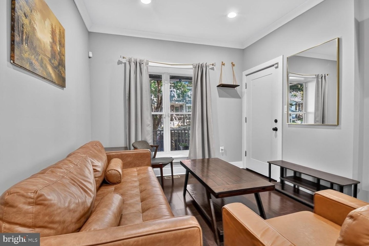 608 Irving St Nw - Photo 6 of 36