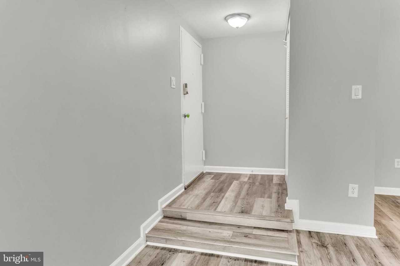 405 Christopher Ave - Photo 2 of 38