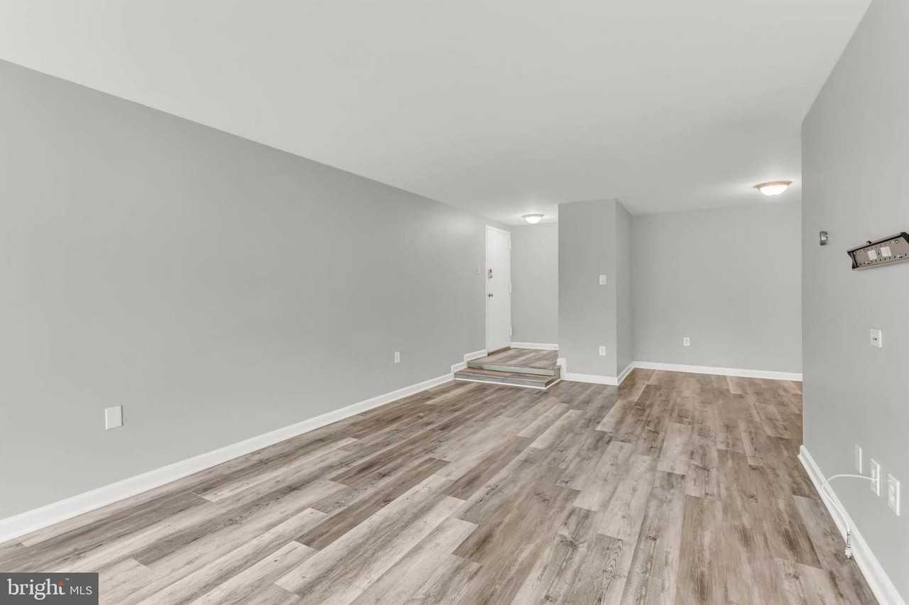405 Christopher Ave - Photo 3 of 38