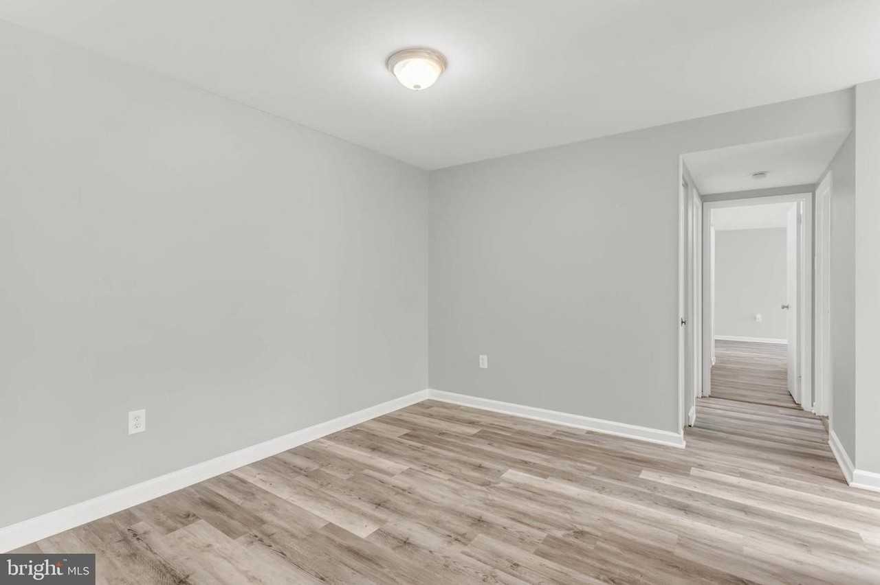 405 Christopher Ave - Photo 4 of 38