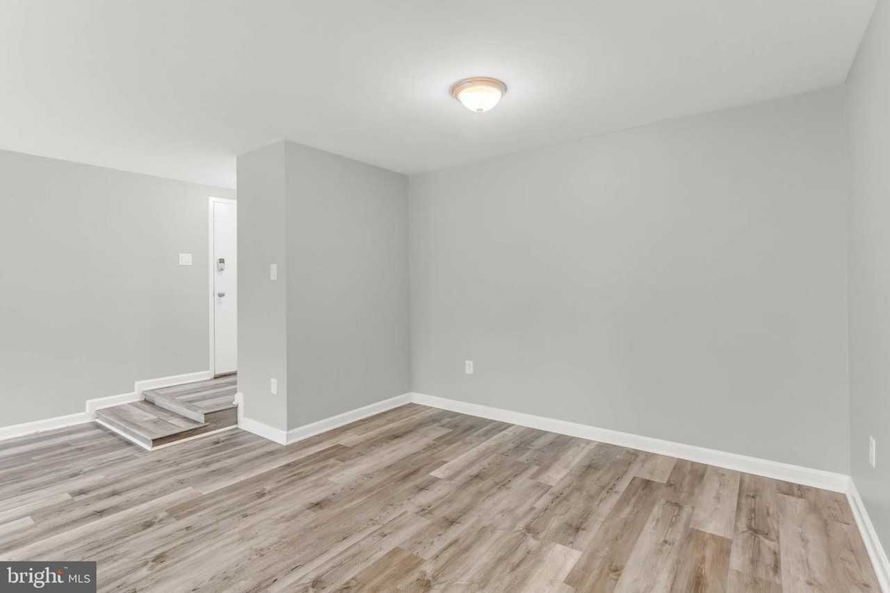 405 Christopher Ave - Photo 5 of 38