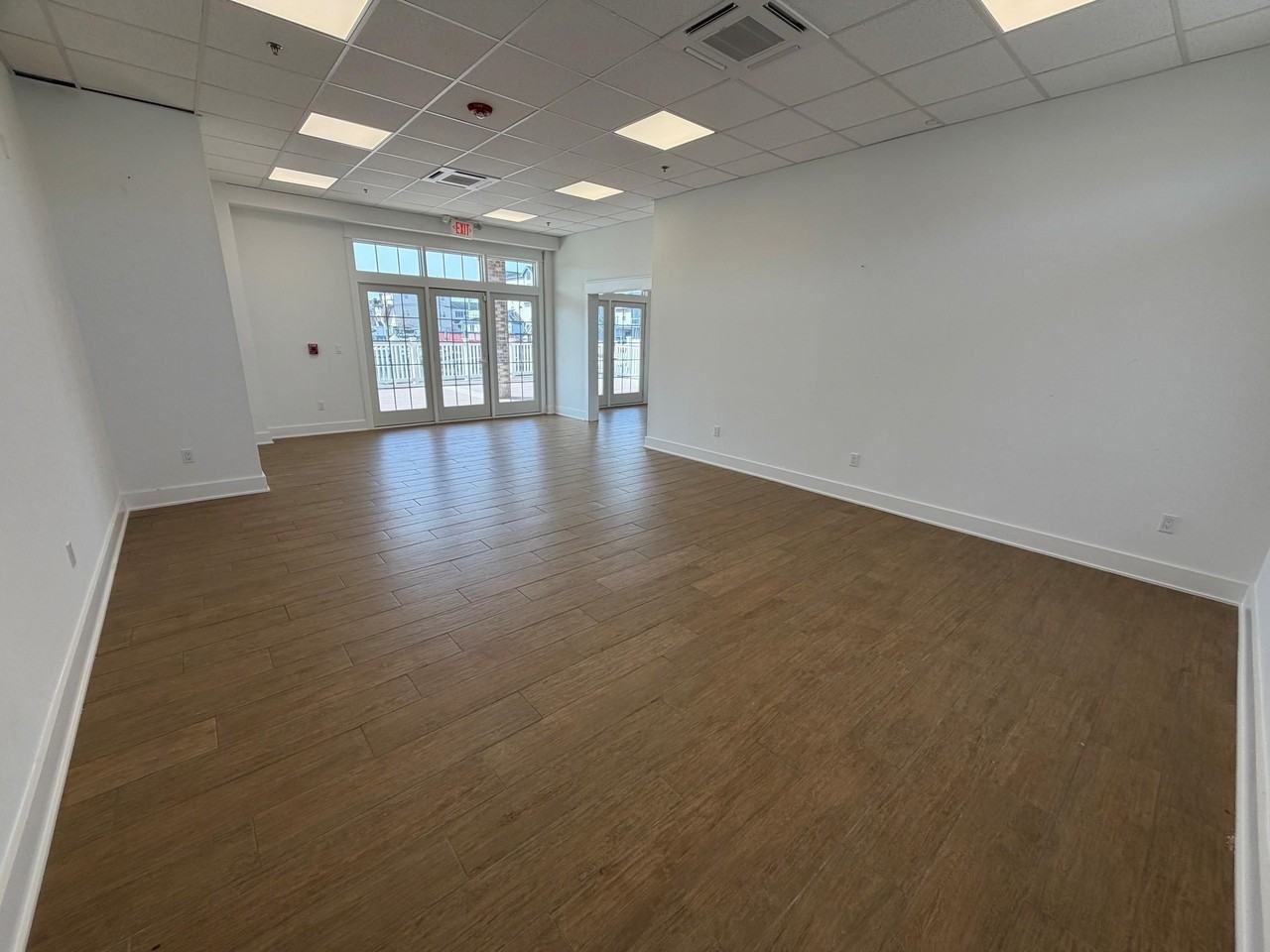 310 42nd Pl - Photo 5 of 15