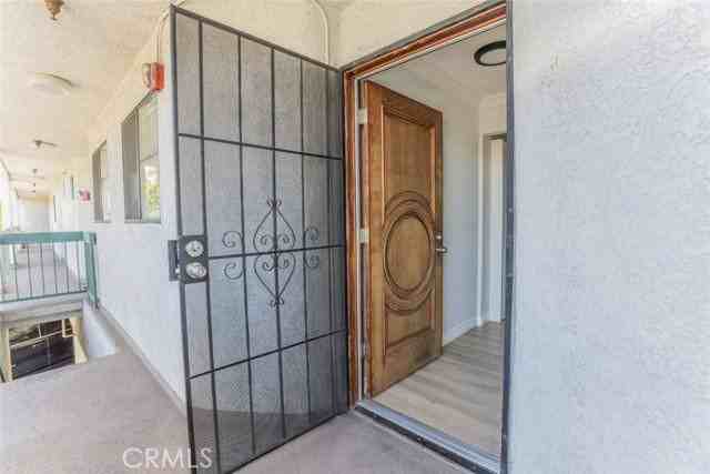 317 W Acacia Ave #4 - Photo 2 of 8