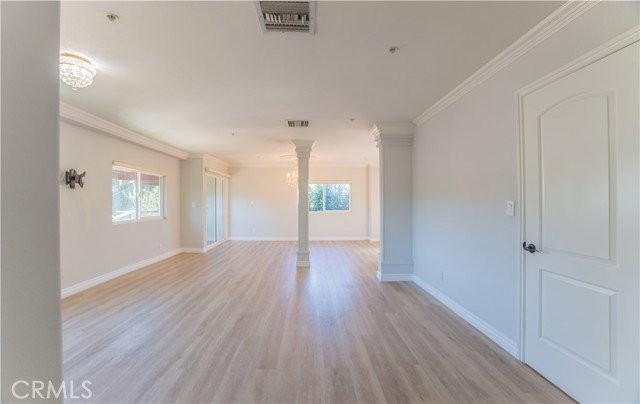 317 W Acacia Ave #4 - Photo 5 of 8