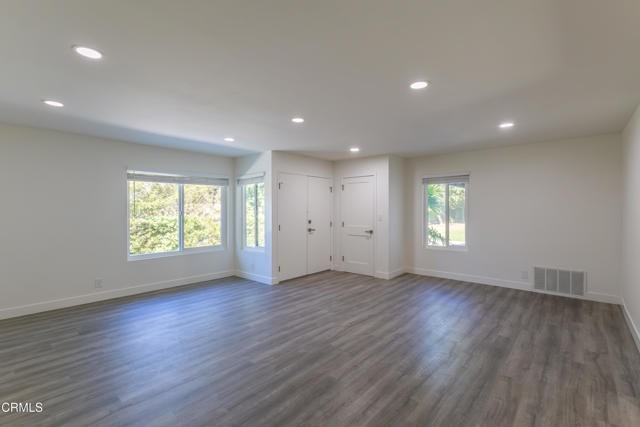 130 Peterson Ave - Photo 4 of 8