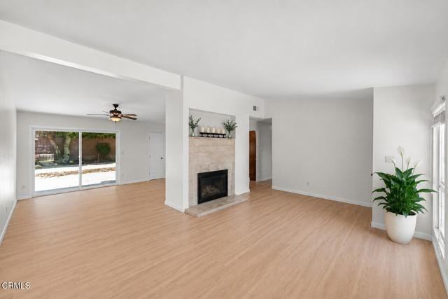 22901 Leadwell St - Photo 2 of 8