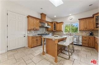 8817 Encino Ave - Photo 7 of 8