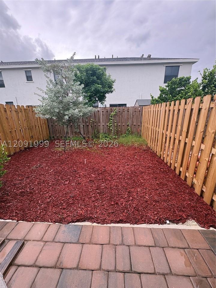 1435 Ne 4th Ave #0 - Photo 6 of 9