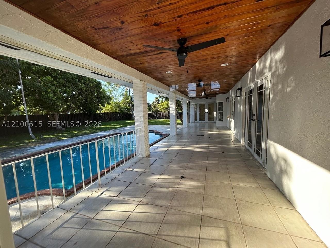 15030 Sw 89th Ave - Photo 4 of 18