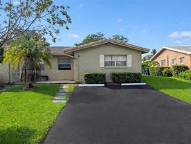 11220 Nw 35th St #B - Photo 1 of 1