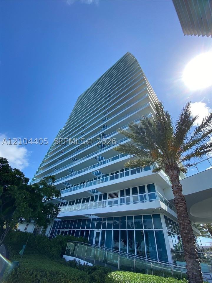 540 West Ave #1811