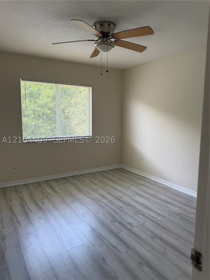 4550 Se Graham Dr - Photo 4 of 26