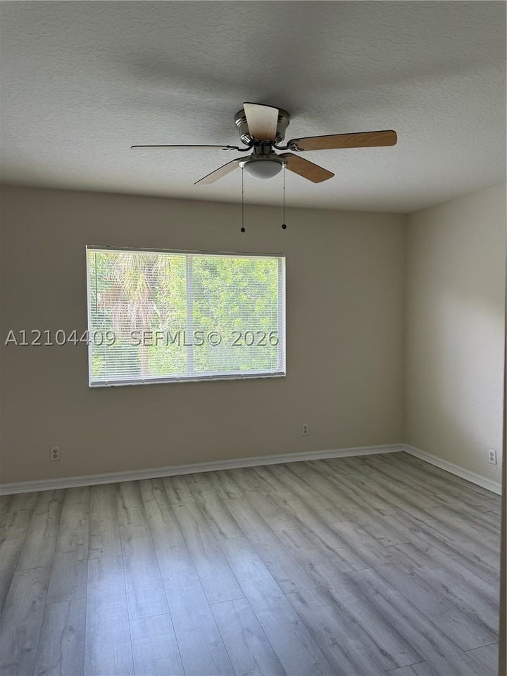 4550 Se Graham Dr - Photo 6 of 26