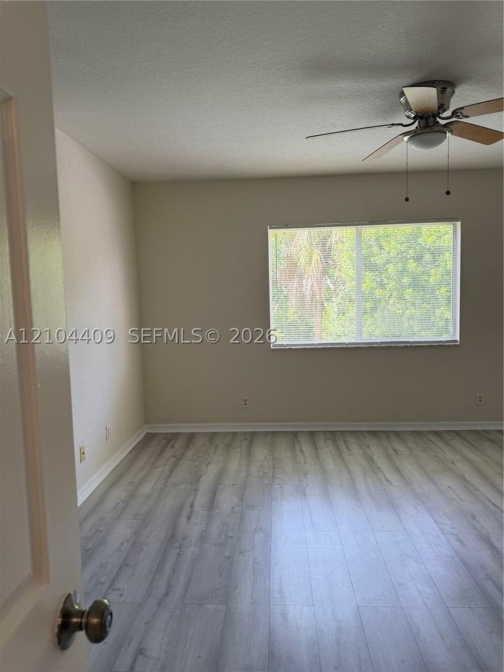 4550 Se Graham Dr - Photo 7 of 26