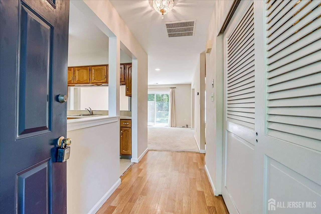 1801 Timber Oaks Rd - Photo 4 of 26