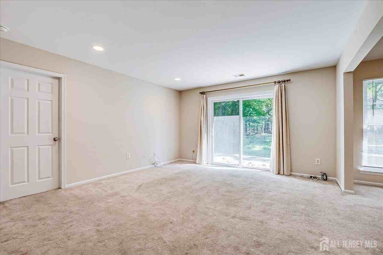 1801 Timber Oaks Rd - Photo 5 of 26