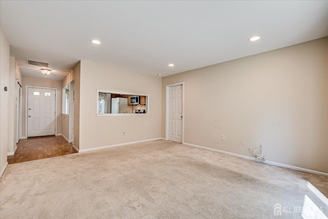1801 Timber Oaks Rd - Photo 6 of 26