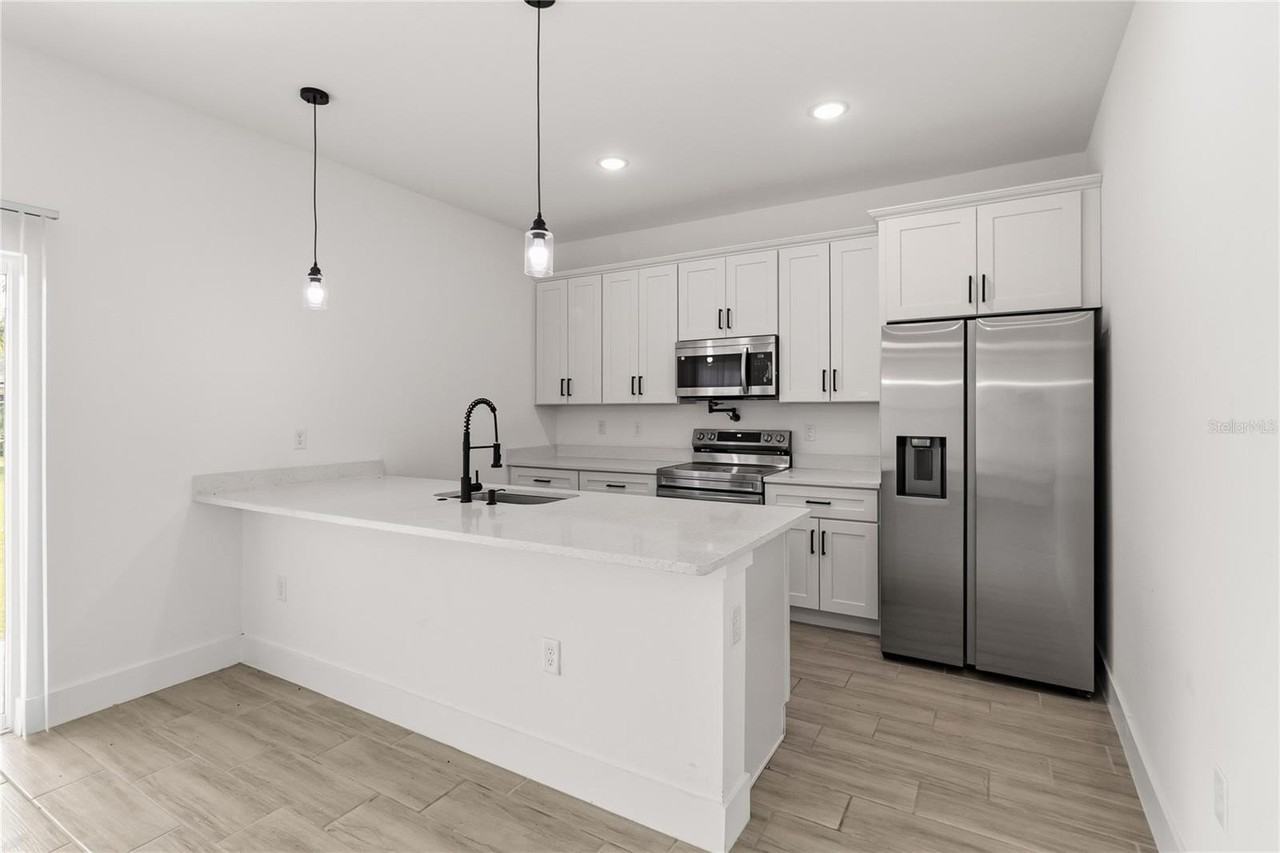 945 Gillingham Ct #2 - Photo 5 of 22
