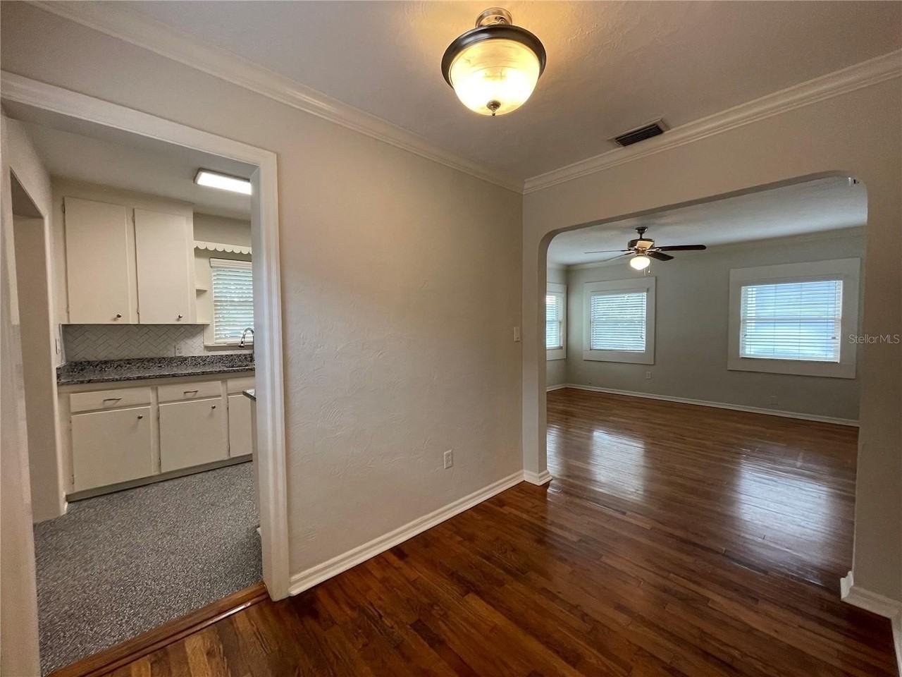 303 S Audubon Ave - Photo 3 of 27