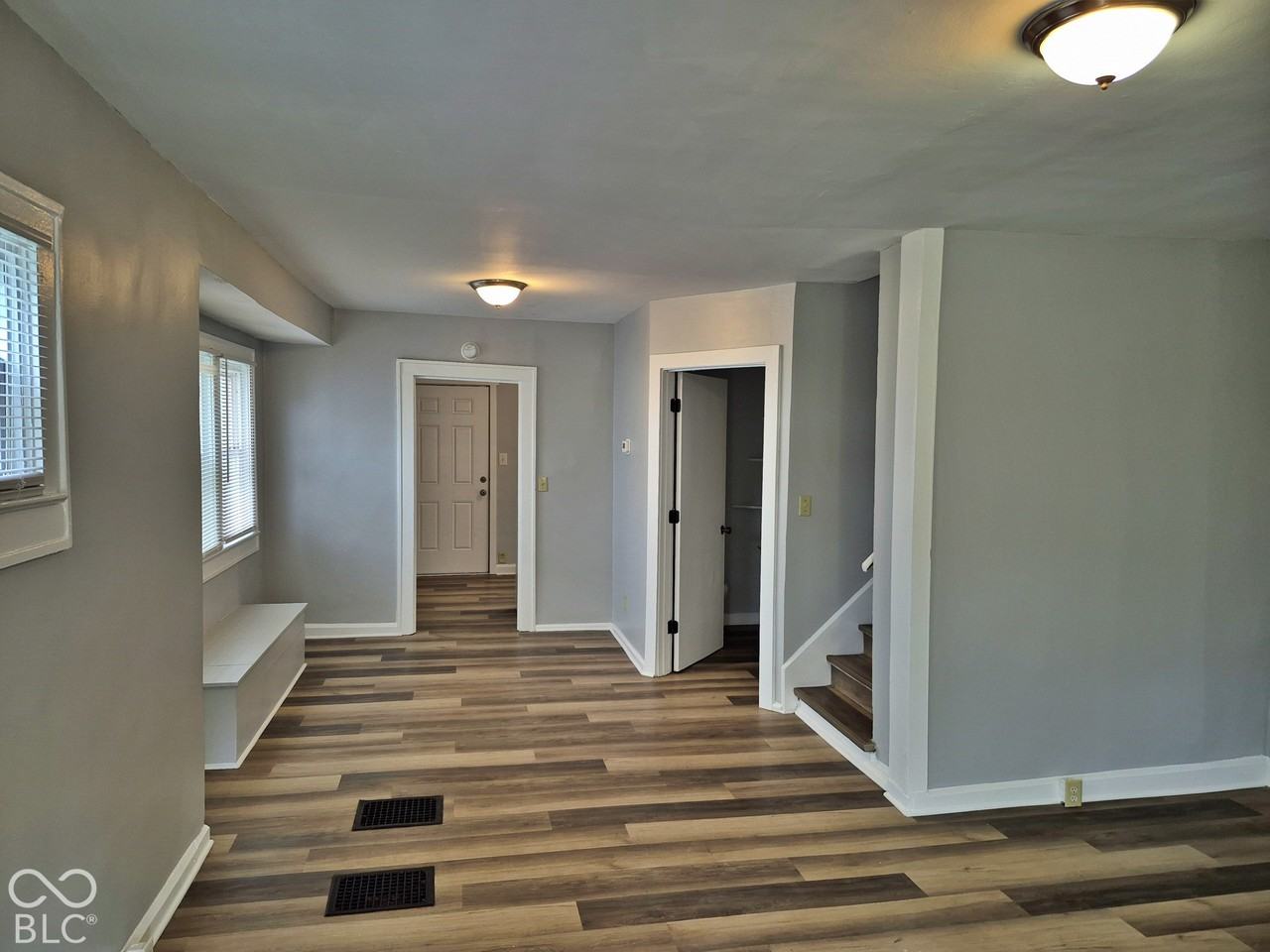 1839 N Dexter St - Photo 3 of 19