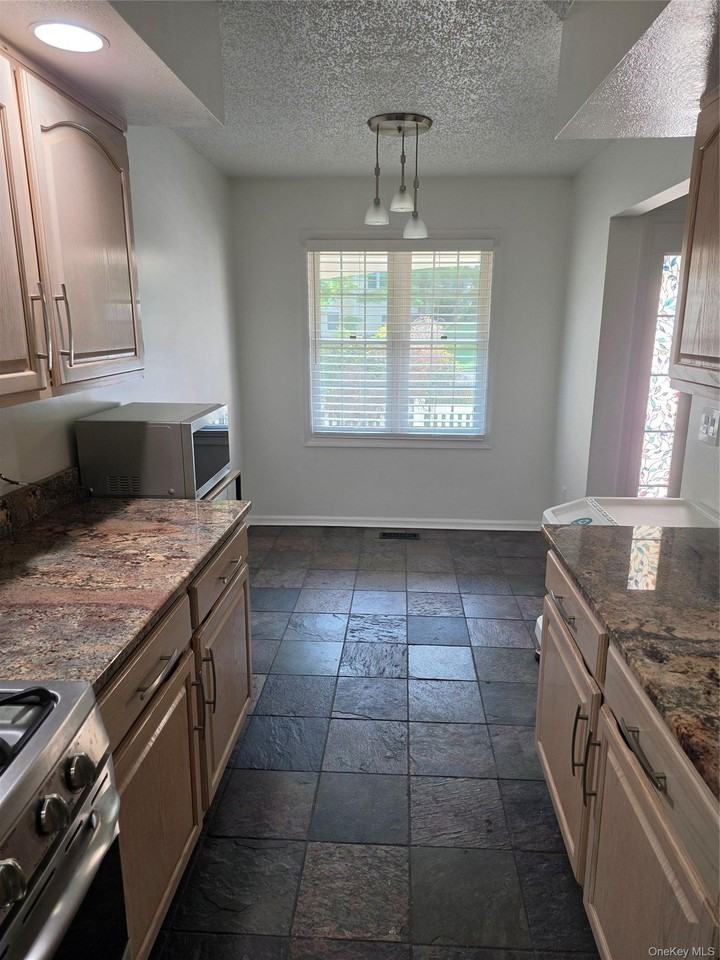 75 Spruce Ridge Dr - Photo 5 of 36