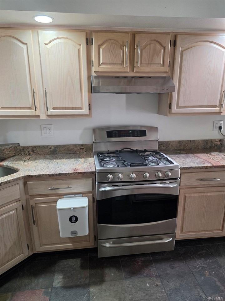 75 Spruce Ridge Dr - Photo 6 of 36