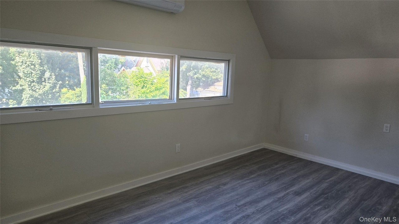 48 S Clinton St - Photo 2 of 9