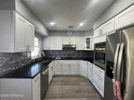 featured image of 1023B Shetland Dr #B