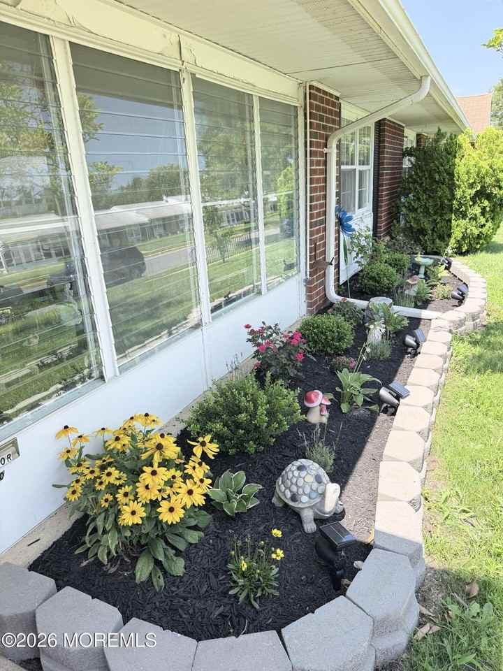 1023B Shetland Dr #B - Photo 4 of 26