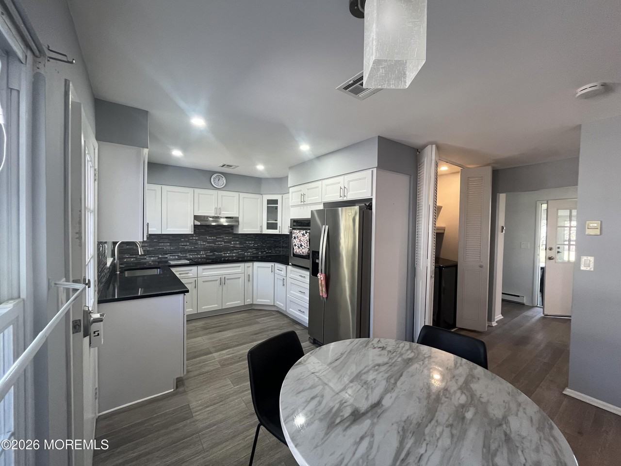 1023B Shetland Dr #B - Photo 7 of 26