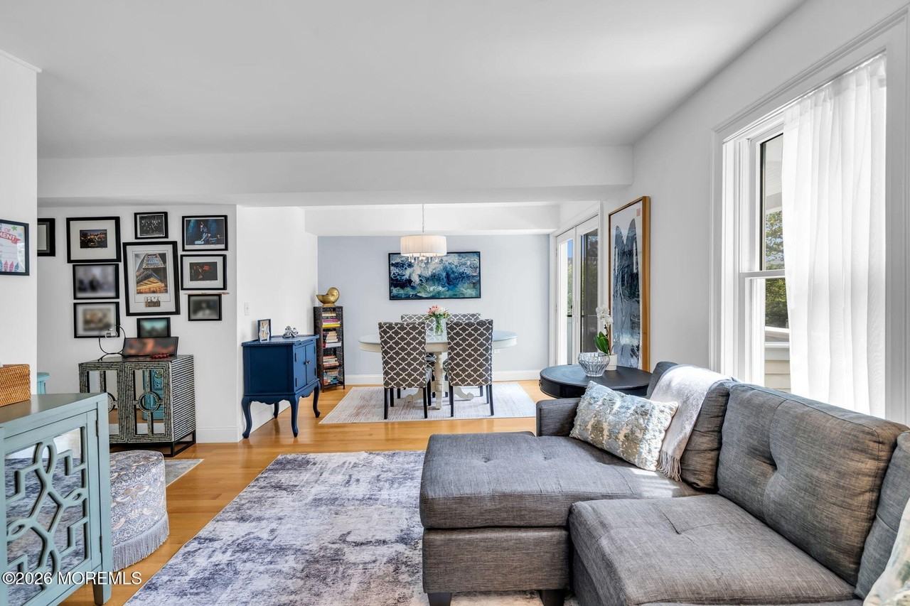 317 6th Ave #201 - Photo 5 of 32