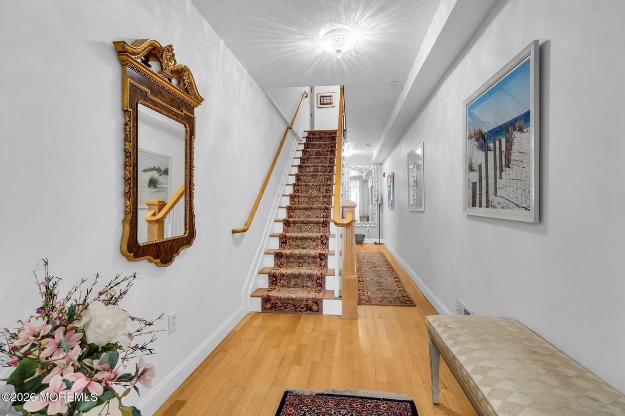 317 6th Ave #201 - Photo 6 of 32