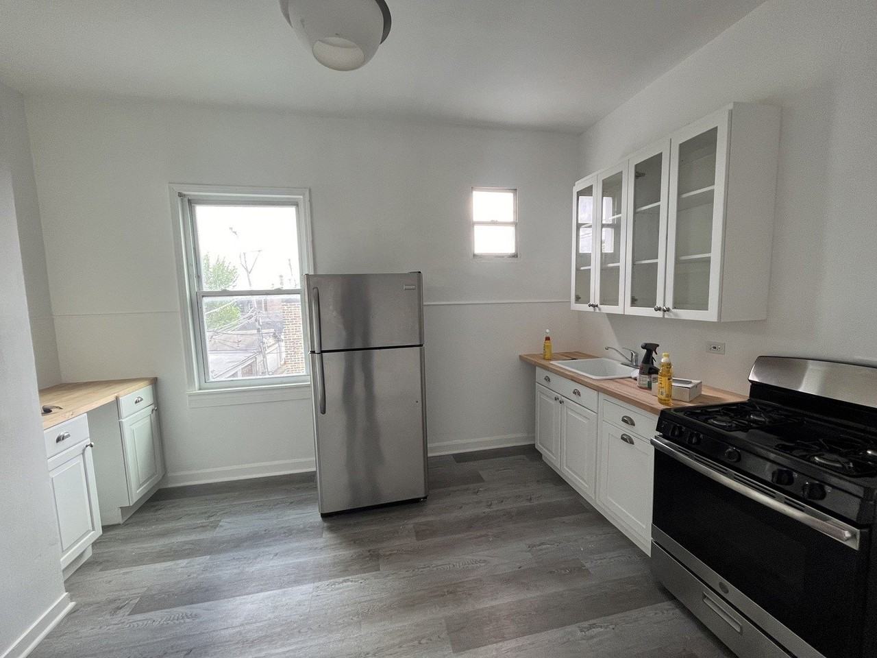 3323 N Pulaski Rd #2RB - Photo 5 of 7
