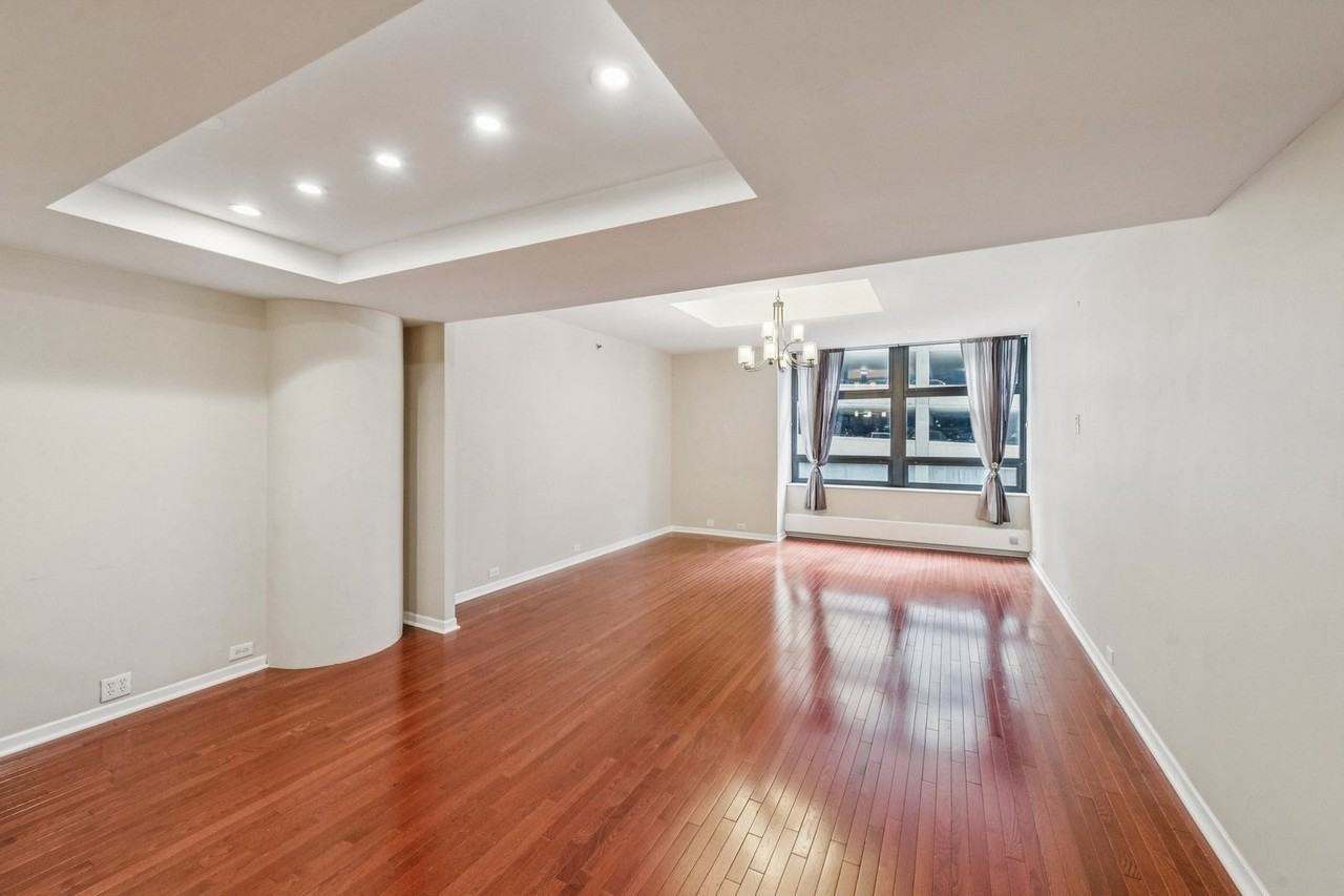 680 N Lake Shore Dr #317 - Photo 5 of 15
